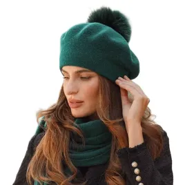 welniany-beret-damski-zielony-z-eco-pomponem-wysoka-nozka-polski-fuji