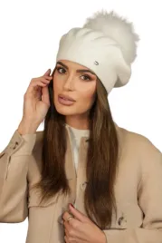 welniany-beret-damski-ecru-naturalny-pompon-z-yenota-polski-kamea-fuji