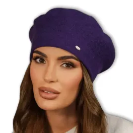 fioletowy-welniany-beret-damski-elegancki-na-wysokiej-nozce-polski-kiang