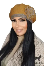 miodowy-welniany-beret-damski-z-kwiatkiem-i-podszewka-polski-kamea-elicia