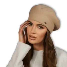 piaskowy-welniany-beret-damski-elegancki-na-wysokiej-nozce-polski-kiang