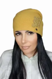 welniana-czapka-damska-beanie-ozdobna-aplikacja-polska-miodowa-kamea-luna