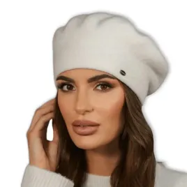 ecru-welniany-beret-damski-elegancki-na-wysokiej-nozce-polski-kamea-kiang