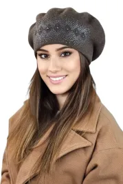 welniany-beret-damski-brazowy-polski-ozdoba-z-dzetami-i-perlami-ginger
