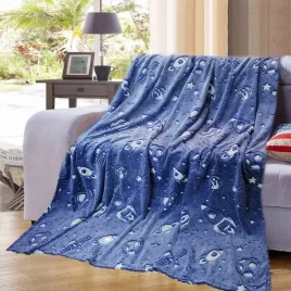 2-x-koc-swiecacy-w-ciemnosci-150x200-cm-pled-z-mikrofibry-pilki-cotton-worl