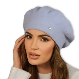 blekitny-welniany-beret-damski-elegancki-na-wysokiej-nozce-polski-kiang