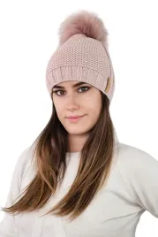 czapka-damska-zimowa-z-pomponem-podszewka-z-polaru-kamea-fiona-rozowa