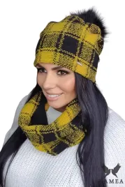 komplet-damski-komin-i-czapka-z-pomponem-wzor-w-krate-gambit-miodowy