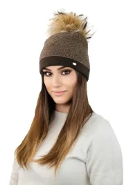 zimowa-czapka-damska-w-pepitke-naturalny-pompon-polska-brazowa-kamea-aloes