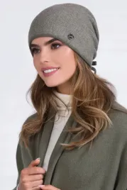 khaki-welniana-czapka-damska-w-pepitke-ozdobny-brzeg-i-wiazanie-kamea-sima