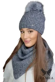 szara-czapka-zimowa-damska-z-naturalnym-pomponem-na-welnie-merino-frezja