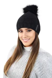 czapka-damska-zimowa-z-pomponem-podszewka-z-polaru-kamea-fiona-czarna