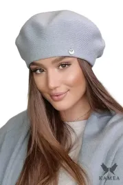 beret-damski-klasyczny-gladki-jednolity-ze-srebrnym-logo-szary-afrah