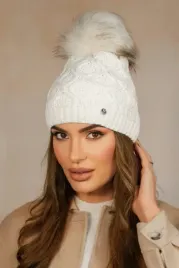 zimowa-czapka-damska-z-pomponem-piekny-wzor-polska-kolor-ecru-kamea-lamis