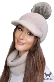 czapka-damska-z-daszkiem-miekka-na-polarze-polska-ciemno-bezowa-koryna