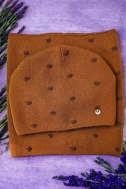 czapka-damska-beanie-z-wiskozy-w-polyskujace-groszki-polska-ruda-gorczyca
