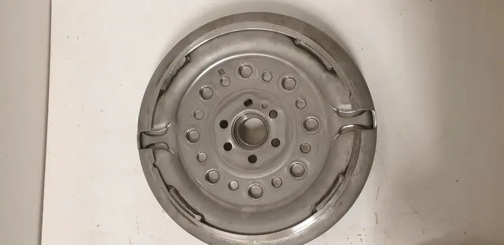 zestaw-sprzegla-2290-601-059-stan-nowy-typ-silnika-diesel
