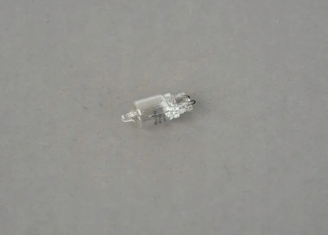 halogen-lamp-63318371610