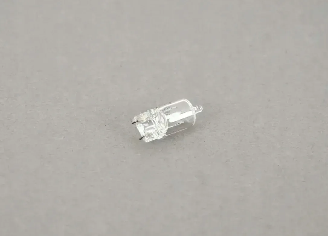 halogen-lamp-63318371610