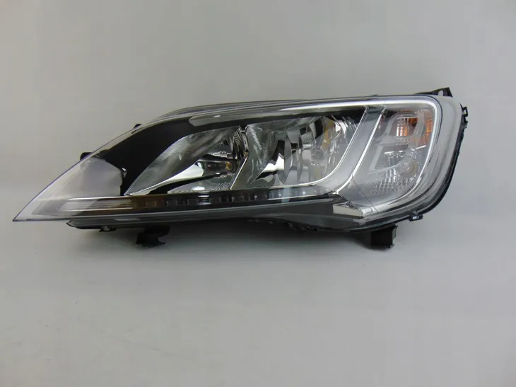 reflektor-swiatel-przednich-producent-czesci-magneti-marelli