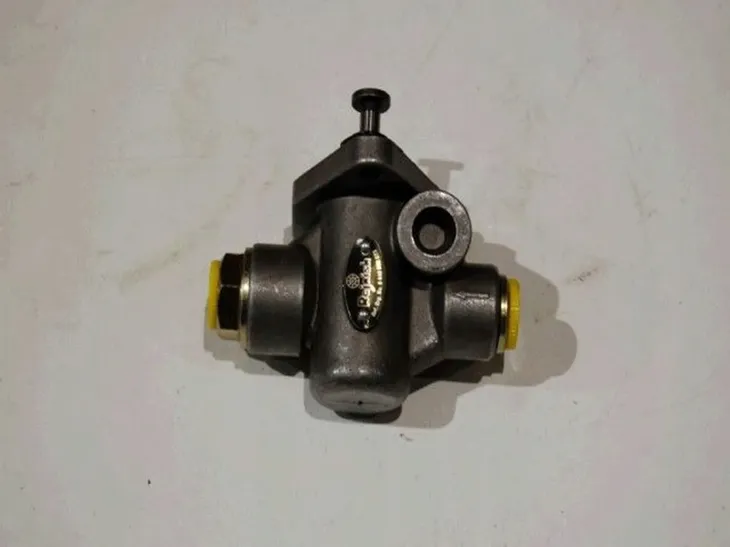 pompa-paliwa-0-440-008-982-numery-katalogowe-zamiennikow-dt-spare-parts-4-63751-febi-bilstein-107558-stellox-82-00033-sx-wilmink-group-wg2314761