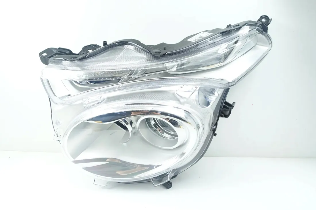 reflektor-swiatel-przednich-045436-stan-nowy
