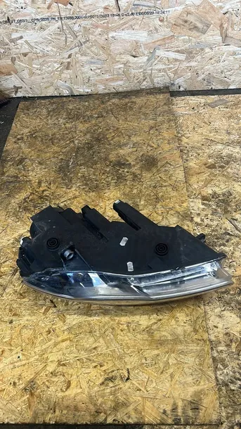 reflektor-swiatel-przednich-088977-numery-katalogowe-zamiennikow-alkar-2761118-bbr-automotive-002-80-15285-diederichs-2247081-diederichs-2247083-dpa-89410298102-dpa-89410402902-hella-1el-247-014-011-klokkerholm-95400123a1-tyc-20-0734-00-21-tyc-20-0734-05-2-van-wezel-5836961-van-wezel-5839961-van-wezel-5839961v