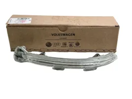 prawy-kierunkowskaz-w-lusterko-volkswagen-golf-vii-5g-touran-5t
