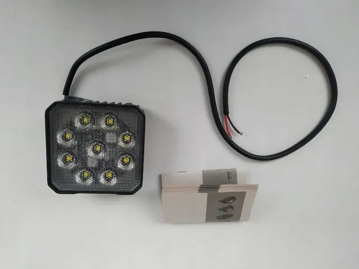 reflektor-roboczy-1ga-357-112-002-waga-z-opakowaniem-5-kg