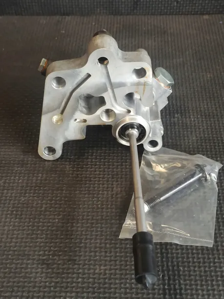 pompa-paliwa-35575-waga-z-opakowaniem-2-kg