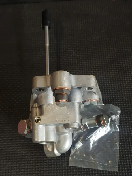 pompa-paliwa-35575-numery-katalogowe-zamiennikow-adr-65571013-aspart-5fpu1016-bsg-bsg-03-381-051-dt-spare-parts-2-12091-eap-eap03303-etg-automotive-02-03-47-242024-laso-98090100-stellox-82-00001-sx-trucktec-automotive-03-14-006-vaden-original-0103-147-wilmink-group-wg1804554-wilmink-group-wg2309746