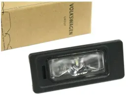 oswietlenie-lampka-tablicy-rejestracyjnej-audi-volkswagen-seat-skoda-oe