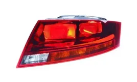 lampa-zespolonych-swiatel-tylnych-105080260