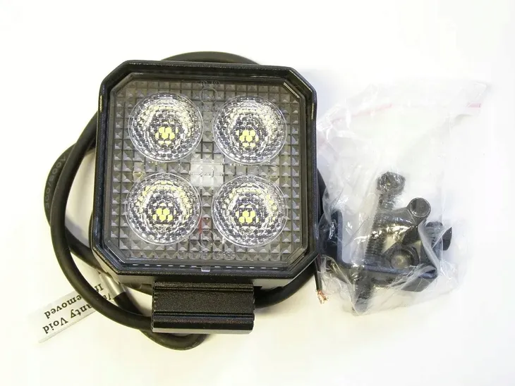 reflektor-roboczy-1ga-357-110-002-ksztalt-kwadratowy