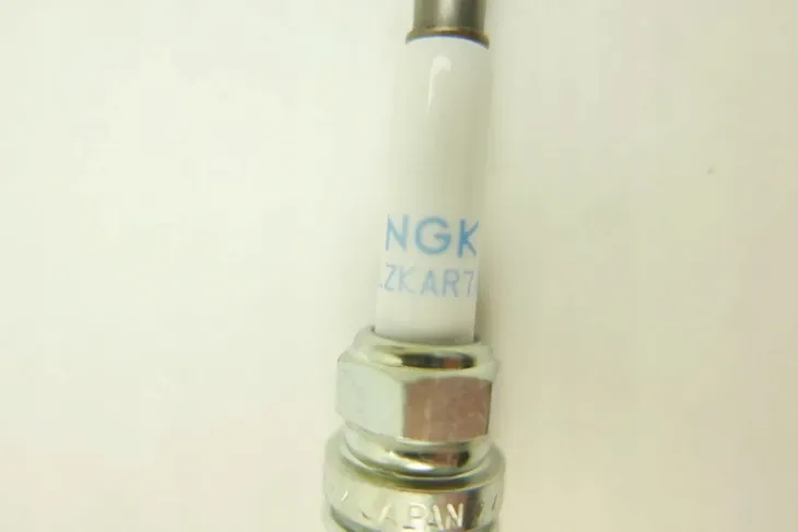 swieca-zaplonowa-96142-jakosc-czesci-zgodnie-z-gvo-q-oryginal-z-logo-producenta-czesci-oem-oes