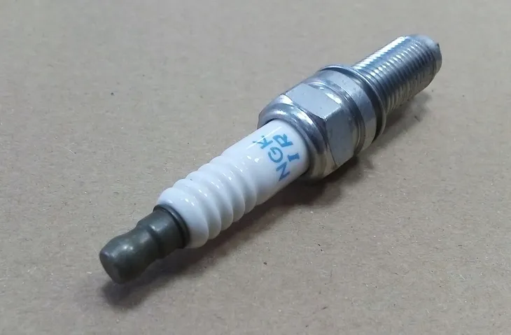 swieca-zaplonowa-90219-rozmiar-klucza-16-mm
