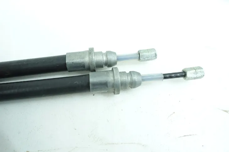 linka-hamulca-postojowego-24-3727-0465-2-strona-zabudowy-przod