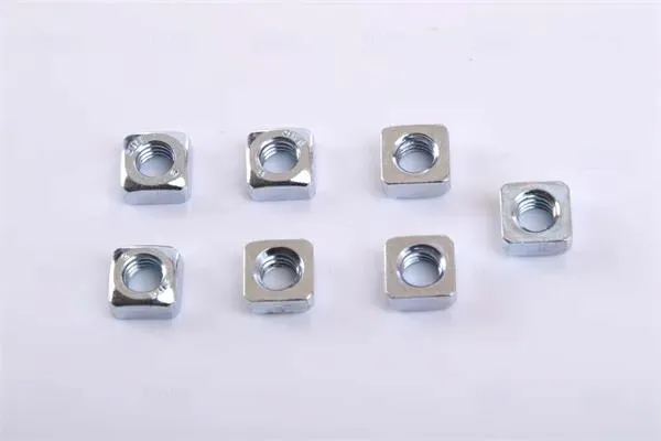 chlodnica-silnika-68507-jakosc-czesci-zgodnie-z-gvo-q-oryginal-z-logo-producenta-czesci-oem-oes