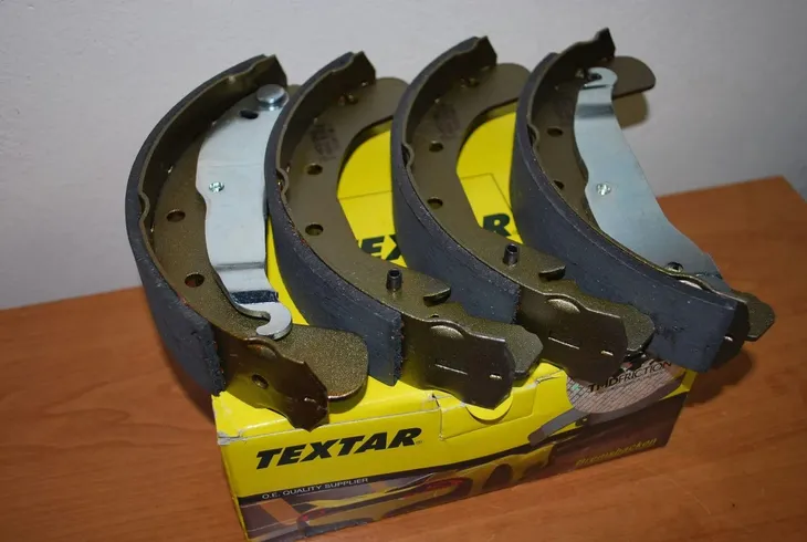 szczeki-hamulcowe-kpl-91049000-numer-katalogowy-oryginalu-chevrolet-93284576-opel-1605062-opel-1605358-opel-1605920-opel-90512792-opel-91158369-opel-93189978