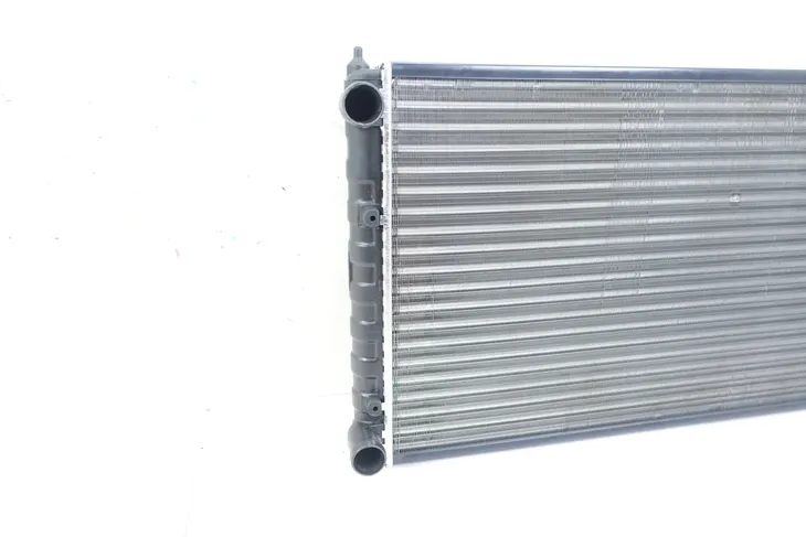 chlodnica-silnika-50232-stan-nowy-jakosc-czesci-zgodnie-z-gvo-q-oryginal-z-logo-producenta-czesci-oem-oes