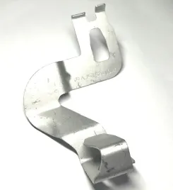 lewy-uchwyt-wspornik-mocowanie-plyty-oslony-pod-zderzak-mercedes-w253