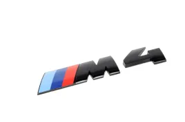 czarny-emblemat-bmw-m4-51148068579-oryginal