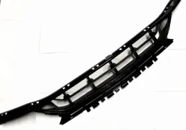 kratka-srodkowa-zderzaka-mercedes-w205-63-amg-lift