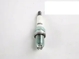 swieca-zaplonowa-bmw-3-5-6-7-8-x3-x5-z3-z4-nowa