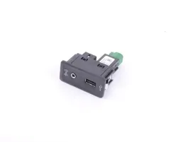 gniazdo-port-usb-aux-volkswagen-jetta-vi-vii-5g0035222e