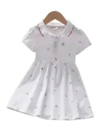 shein-sukienka-biala-ze-wzorem-na-guziki-dla-dziewczynki-120-1dc