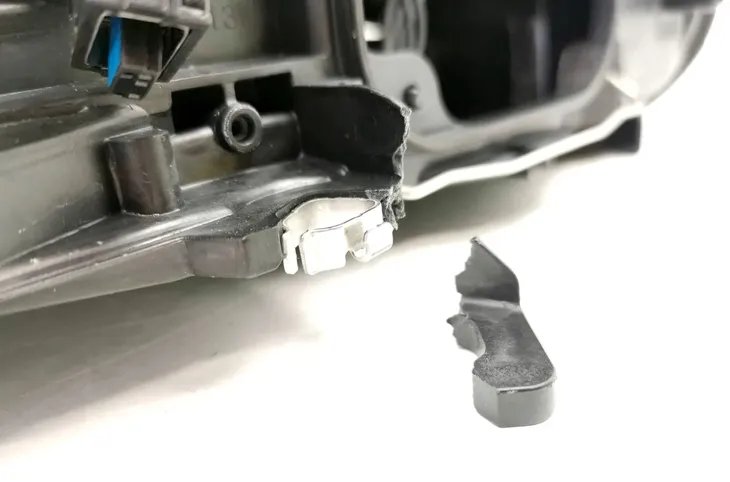 reflektor-swiatel-przednich-044873-numery-katalogowe-zamiennikow-abakus-446-1148lmldhem-alkar-2761479-diederichs-1075187-dpa-99411786302-jumasa-38510448-klokkerholm-00390187a1-mtr-4461148lmldhem-tyc-20-16806-16-2