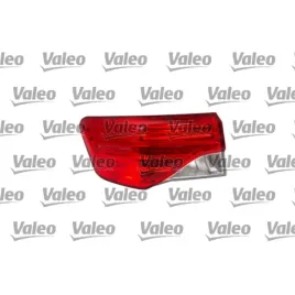 lampa-zespolonych-swiatel-tylnych-044906