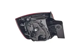 lampa-zespolonych-swiatel-tylnych-045328