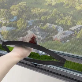 moskitiera-na-okno-z-zamkiem-blyskawicznym-zaciemniajaca-samoprzylepna-150